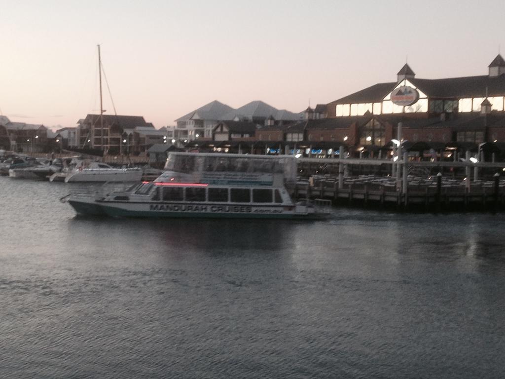 Mandurah Ocean Marina Chalets Ngoại thất bức ảnh